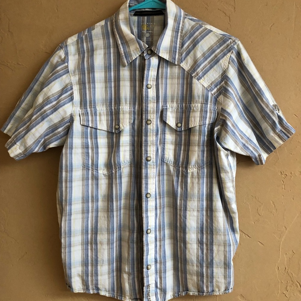 Men’s Small Mountain Hardware Shirt
